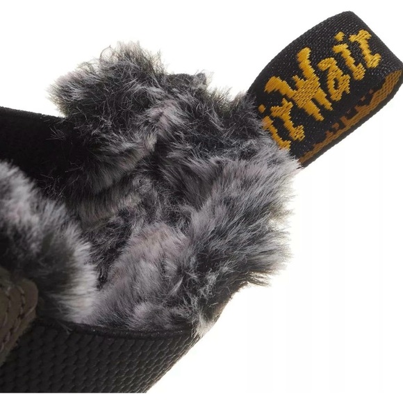 Dr Martens Leonore Chelsea fur line boot. Suede light gray. Size 7 - Picture 3 of 7